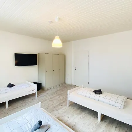Apartment Bege Business Base