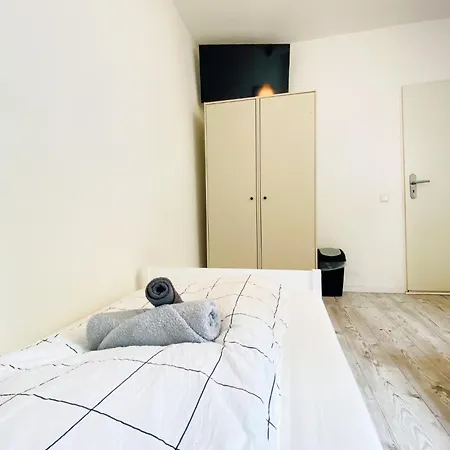 Apartment Bege Business Base
